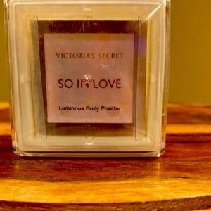 Victoria's Secret‎ SO IN LOVE  Luminous Body Powder - 0.26 oz Discontinued New